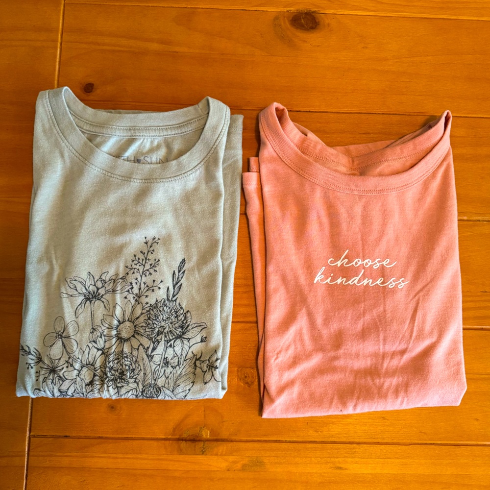 LAST CHANCE‼️ Graphic Top Bundle
